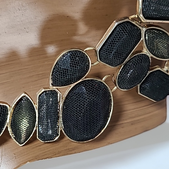 SALE!! Unique "Fishnet" Necklace - Picture 3 of 6